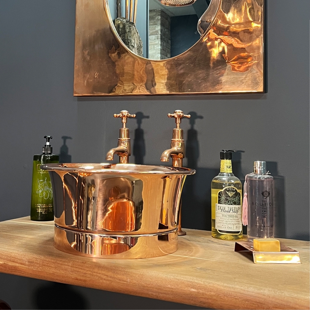 Copper Tub Basin With Plinth