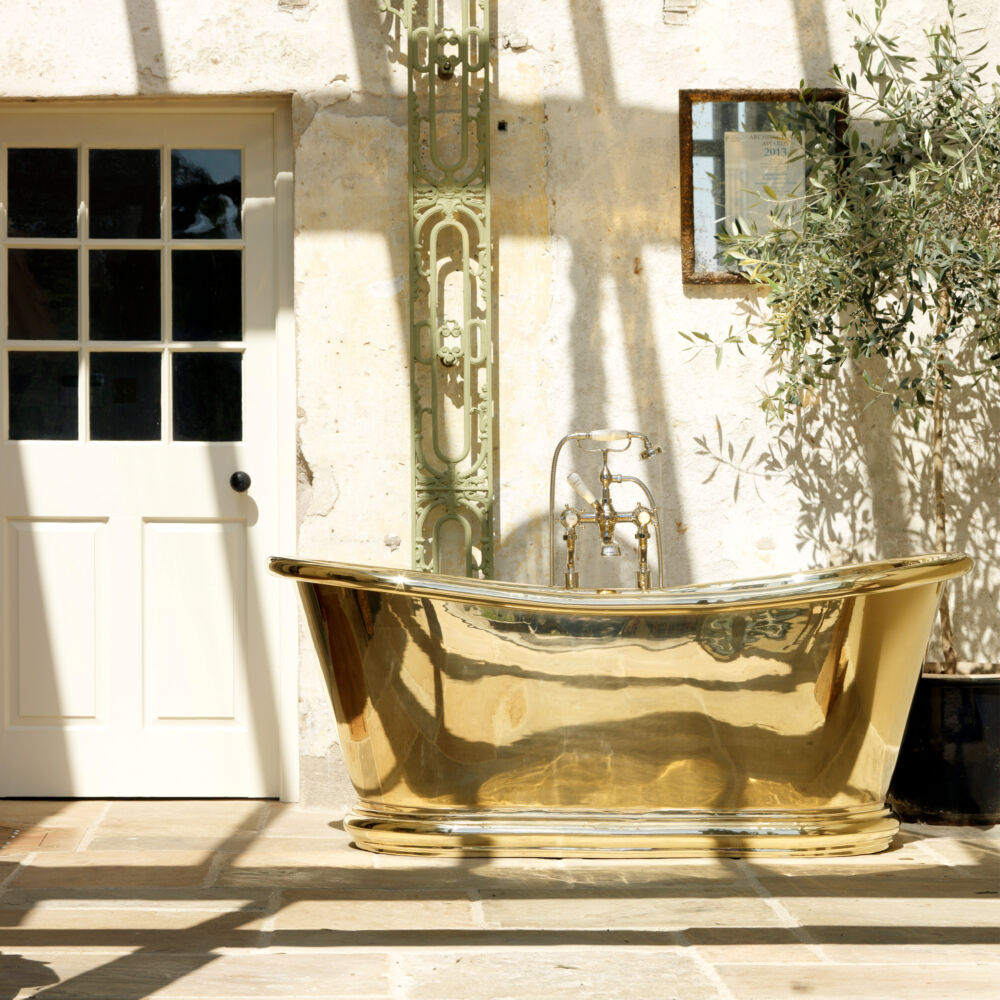 The Luxury and Elegance of Brass Baths: Features and Benefits
